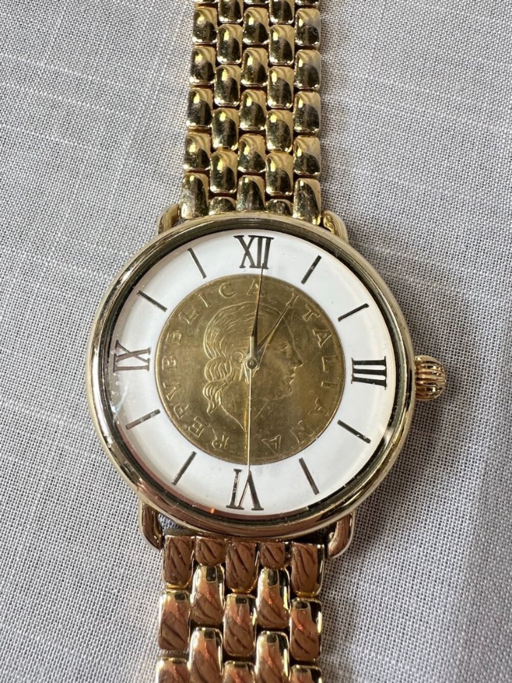 Bellezza Republica Italiana Lira Goldtone Finish Satin Dial Bracelet Wristwatch